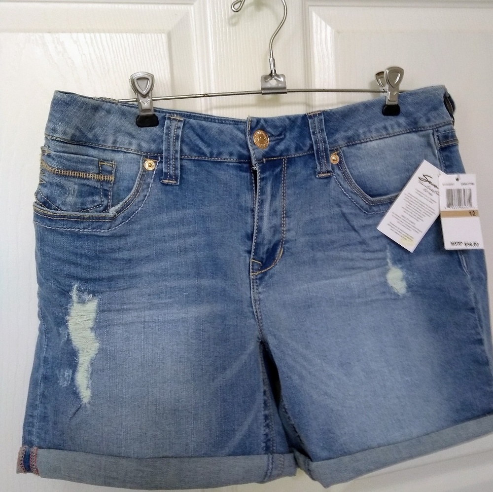 SOLD Seven 7 womans jean shorts.